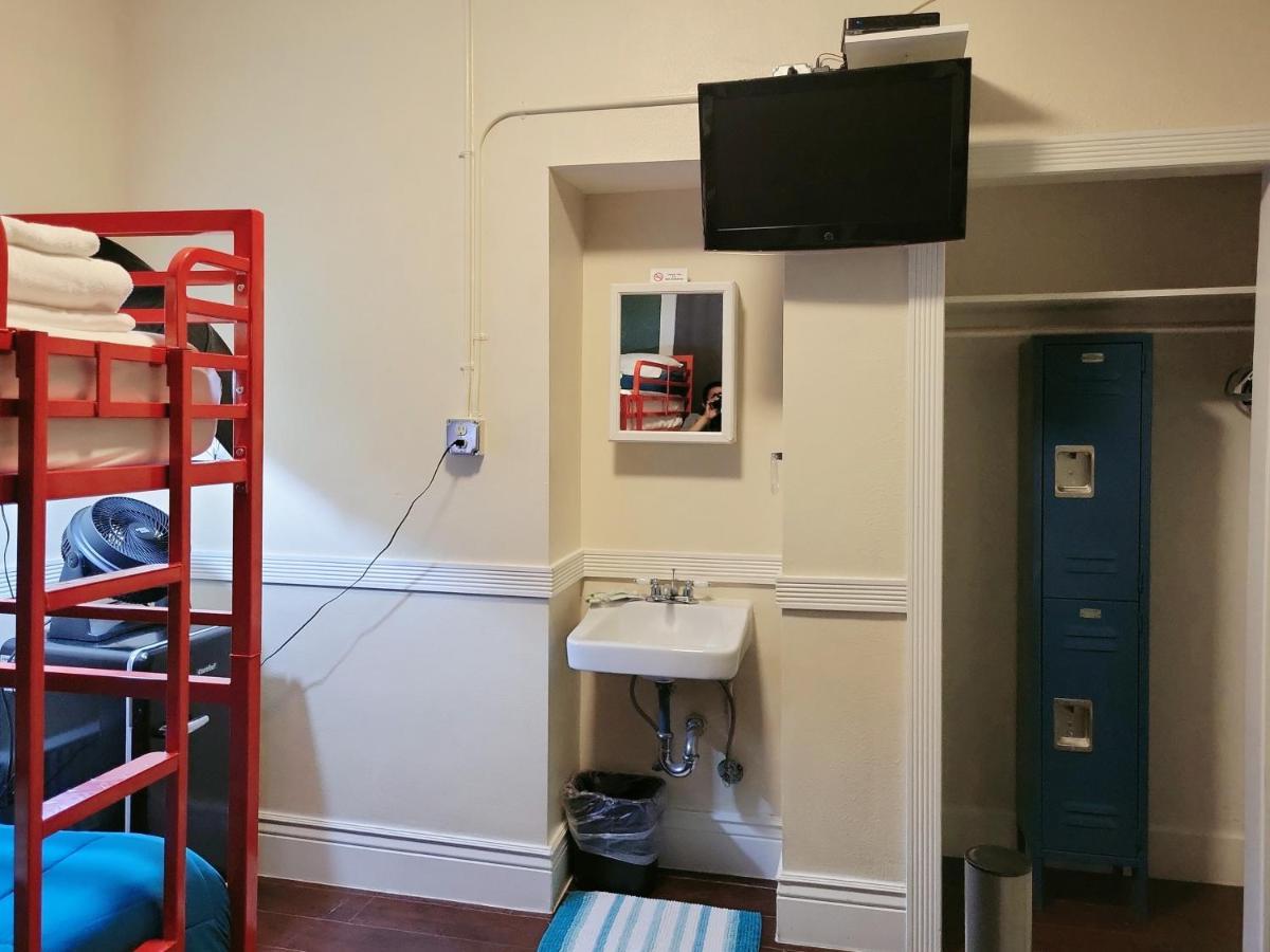 Orange Village Hostel Сан Франциско Екстериор снимка